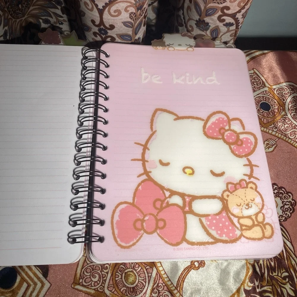 Hello Kitty Notebook - Picture 2 of 10